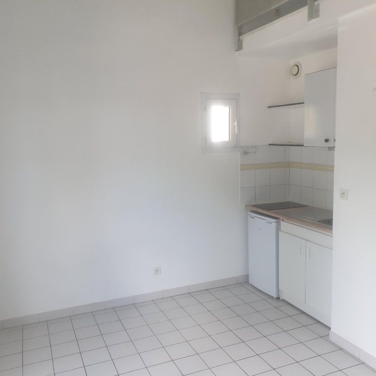 Location Appartement 1 pièce 29m² NIMES 30000 - Photo 1