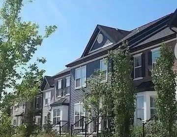 LARGE 3 BEDROOM TOWNHOUSE IN BEAUTIFUL COMMUNITY OF LEGACY — 3 Bedrooms Townhouse - Photo 1
