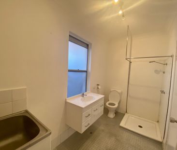 Neat Two Bedroom Unit in CBD Location! - Photo 6