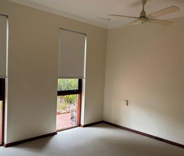 COMFORT AND CHARM IN SOUTH DUNCRAIG! - Photo 3