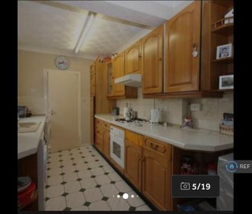 3 bedroom end of terrace house to rent - Photo 5