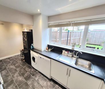 2 bedroom semi-detached house to rent - Photo 6