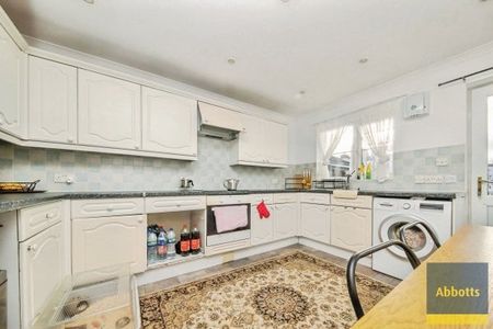 ., Norman Crescent, Ipswich - Photo 3