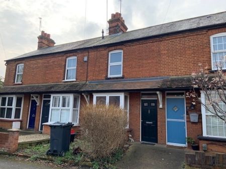 2 bedroom House - Fishers Green Road, Stevenage - Photo 5