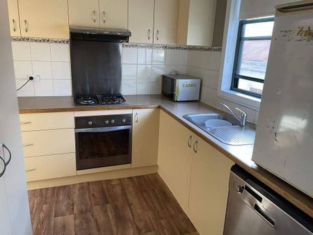 Three Bedroom Home - Photo 4