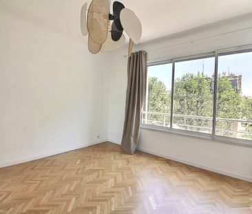 Location Appartement 3 pièces 88m² MARSEILLE 8ème - Photo 3