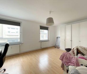 Schöne, großzügige & helle 3-Zimmer-Wohnung mit Dachterrasse in gut... - Foto 4