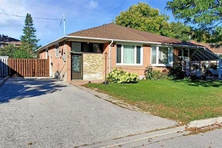 Detached Home For Lease | N8119614 - Photo 3