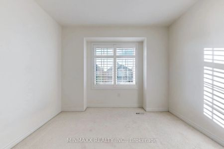 Property For Lease | W9266464 - Photo 5