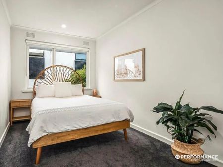 4/1 Rothesay Avenue, Elwood VIC 3184 - Apartment For Rent | Domain - Photo 2