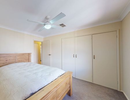 Quiet Street, Big Lifestyle - Photo 2