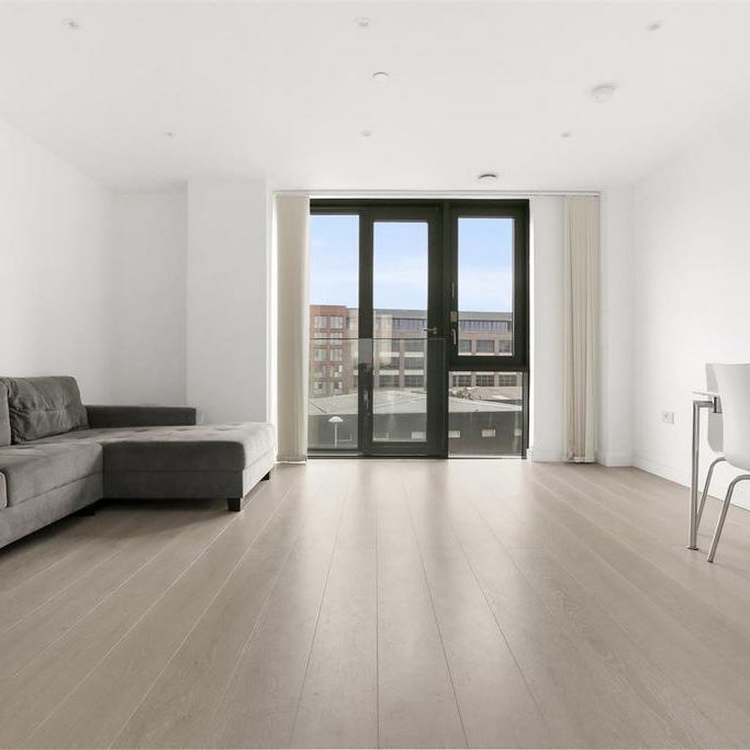 4 bedroom flat to rent - Photo 1