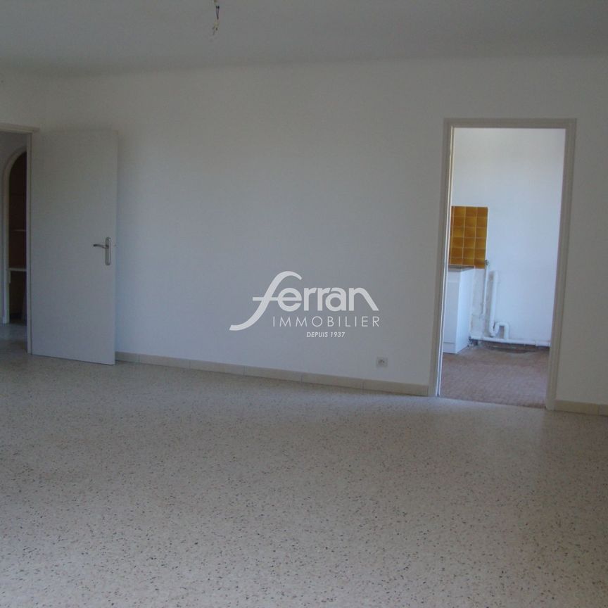Location Appartement 3 pièces 72m² DRAGUIGNAN 83300 - Photo 2
