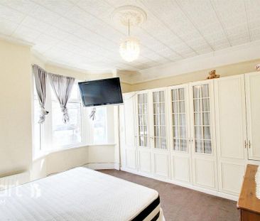 4 bedroom terraced house to rent - Photo 4