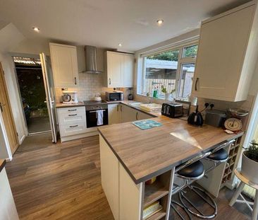 1 bedroom in a house share to rent - Photo 4
