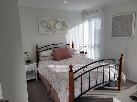 Fully furnished, ready to move in 2 bedroom home - Photo 5
