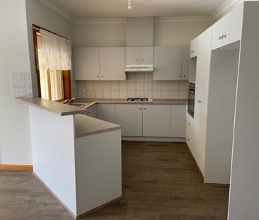 SPACIOUS HOMETTE AT THE REAR OF THE GROUP - Photo 5