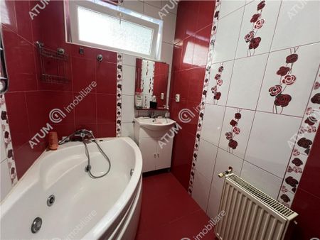 Garsoniera decomandata cu balcon la etajul 2 zona Turnisor d - Fotografie 5