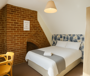 5 bedroom semi-detached house to rent - Photo 2