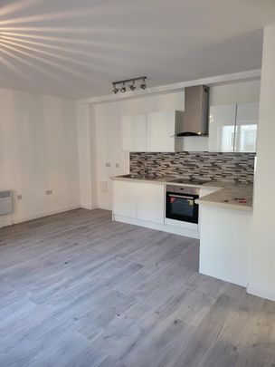 Studio Flat, London Road, SO15 - Photo 1