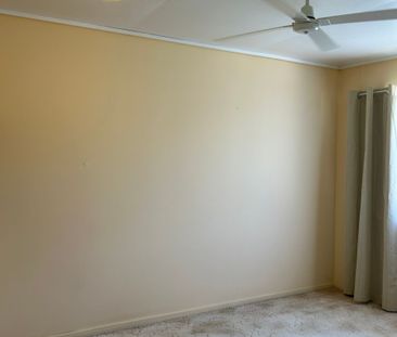 Charming Home in South Toowoomba – a Stone's Throw Away to the Golf... - Photo 1