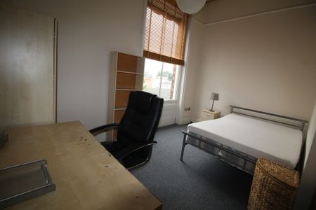 1 Bed Student Accommodation - Photo 4