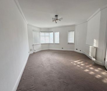 5 bedroom semi-detached house to rent - Photo 4