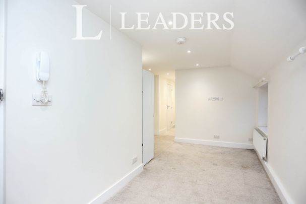 2 bedroom apartment to rent Theodore Road, Hither Green, SE13 - Photo 1