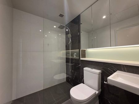 Modern & Stylish 1 Bedroom Apartment - Photo 2