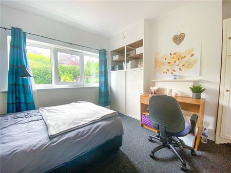 4 bedroom semi-detached house to rent - Photo 4