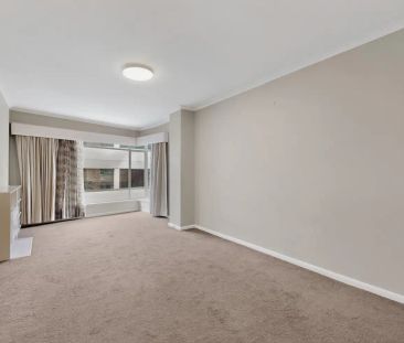 “Modern One-Bedroom Apartment in Prime St Kilda Road Location” - Photo 6