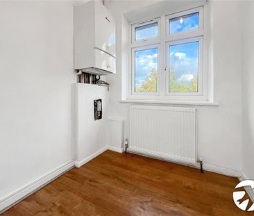 2 bedroom end of terrace house to rent - Photo 4