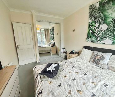 3 bedroom flat to rent - Photo 5