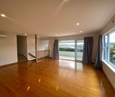 Bright harbour home - Photo 1