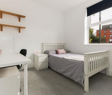 4 bedroom terraced house to rent - Photo 6