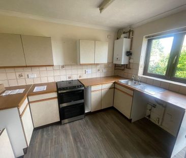 3 bedroom semi-detached house to rent - Photo 5