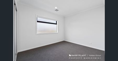Contemporary Family Living in a Prime Bulleen Location - Photo 2