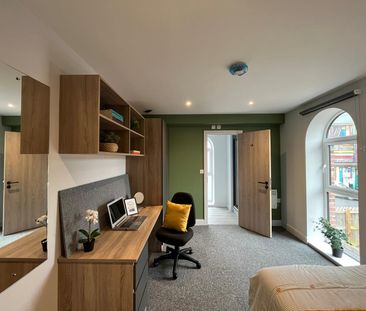 Rooms 8, 9, & 10, Flat 16, Commercial Point, NG9 2NG, NOTTINGHAM - Photo 4