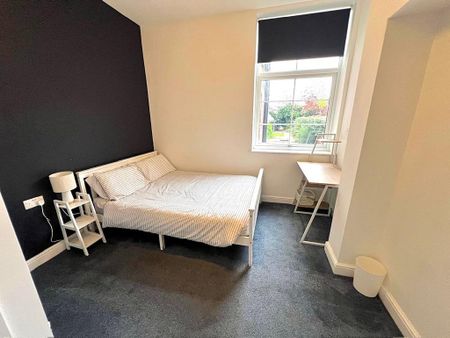 1 bedroom in a house share to rent - Photo 2