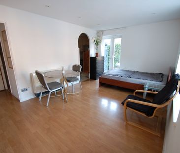 Studio Flat, Snowdon Drive, NW9 - Photo 3