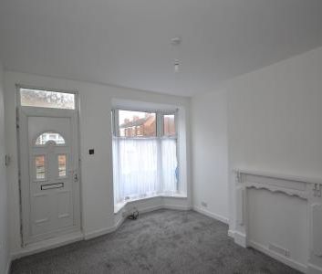 2 bedroom Terraced House To Let - Photo 1