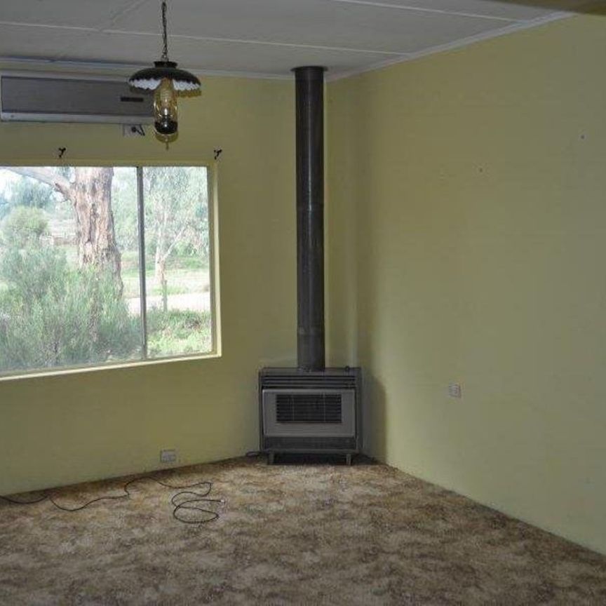 COUNTRY LIVING - Photo 1