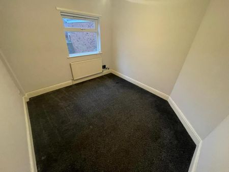 2 bedroom bungalow to rent - Photo 2