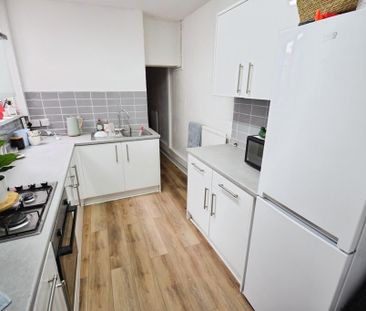 3 bedroom terraced house to rent - Photo 6