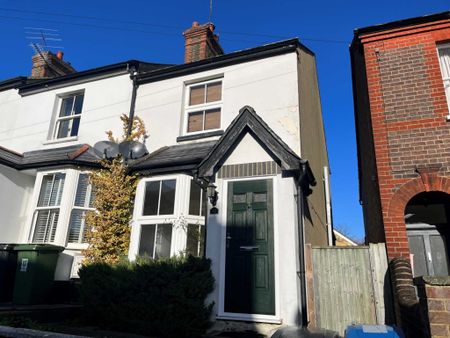 3 bed Terraced for rent - Photo 3