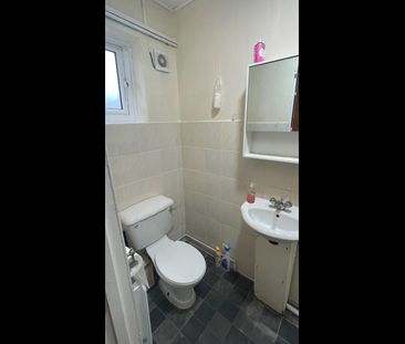 1 Bed Flat, Bulmershe Road, RG1 - Photo 5