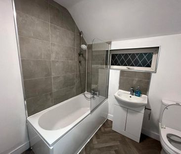 3 bedroom end of terrace house to rent - Photo 5