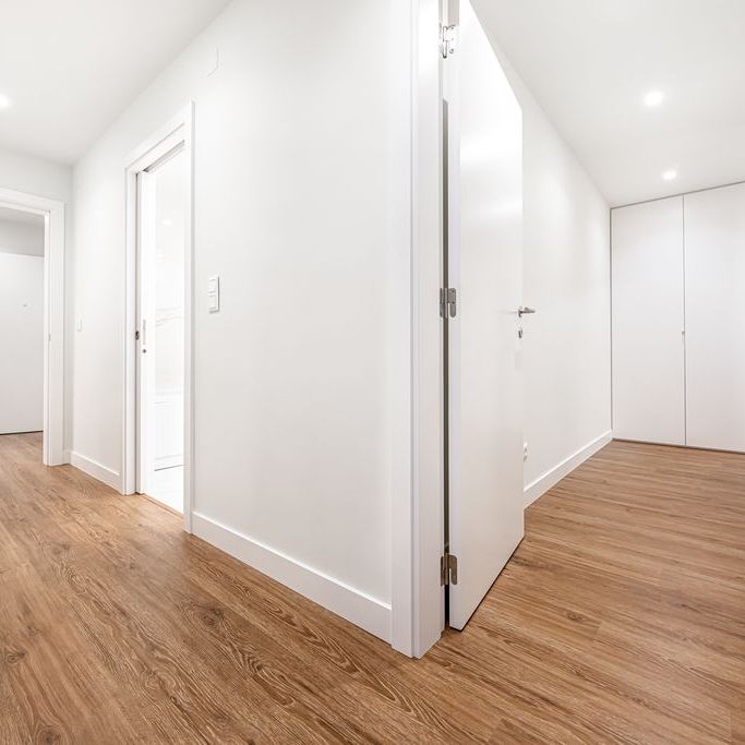 5 room luxury Flat for rent in Arereiro, Lisbon - Photo 1