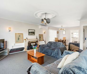 Spacious 3-Bedroom Brick & Tile Home - Photo 5