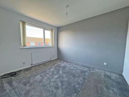 Dryclough Walk, Royton, OL2 - Photo 5